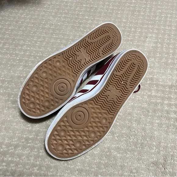Adidas Shoes, sz 9.5 - Picture 3 of 5